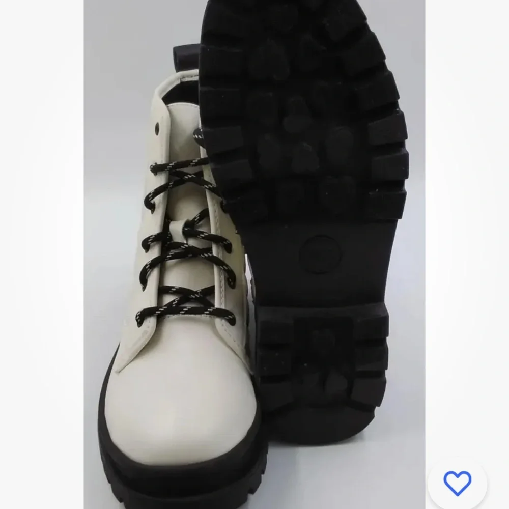 Wonder Nation Girls Ivory Quilted Combat Boots Size 1 NEW